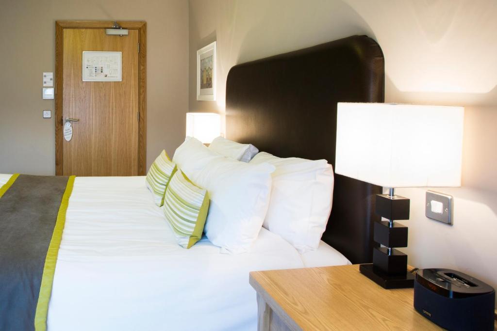 Breckland Lodge Attleborough Habitación foto